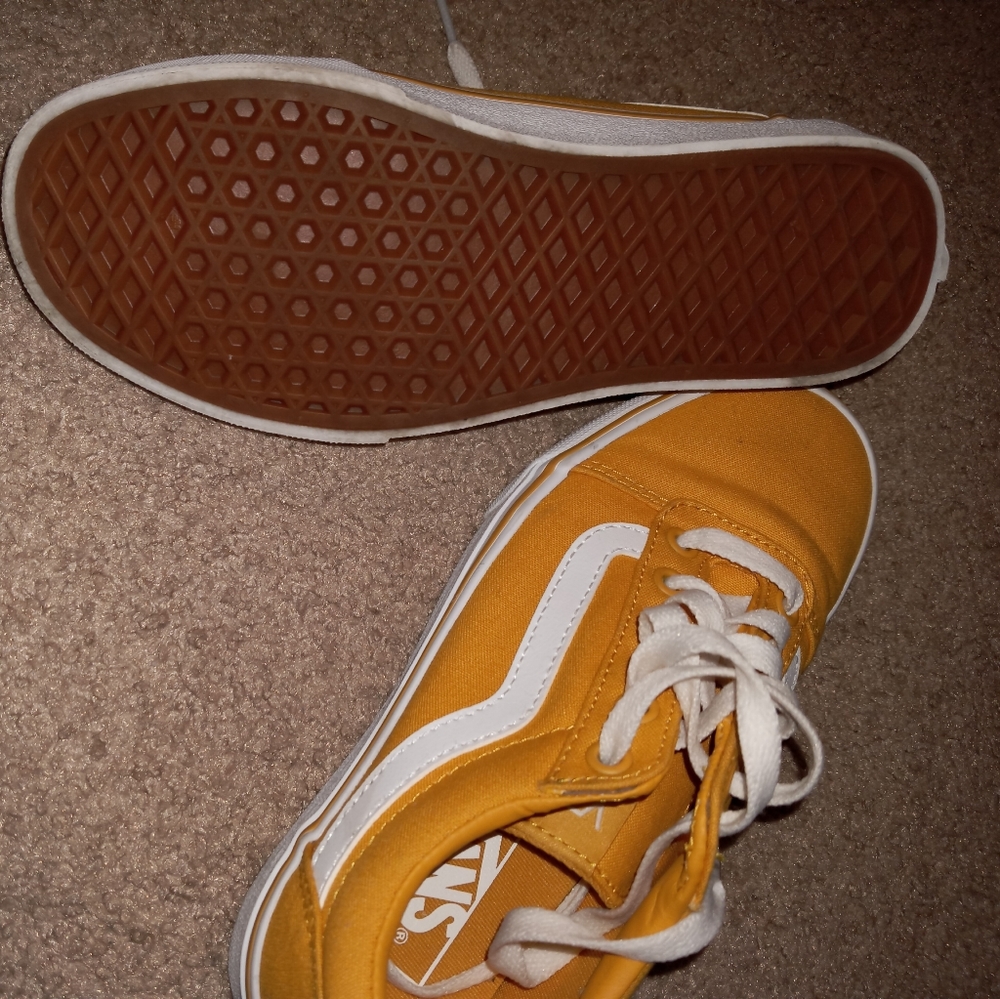 Girls Vans - Picture 2 of 6
